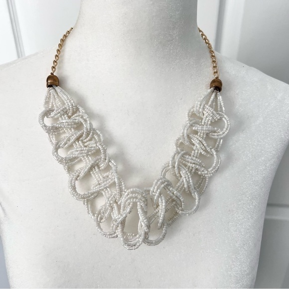 Jewelry - New beaded loop faux pearl necklace on gold tone adjustable chain